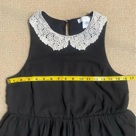 Urban Outfitters Jumpsuit Shorts Black with Lace Collar Women’s Small - Picture 2 of 9